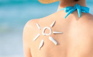 Vì sao phải dùng kem chống nắng vào mùa Hè?