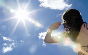 Cách tra chỉ số tia cực tím phòng ung thư do nắng nóng