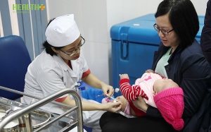 Năm 2018, trẻ sẽ được tiêm vaccine ngừa tiêu chảy do virus Rota miễn phí