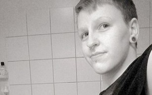 Người đàn ông chuyển giới sinh bé gái