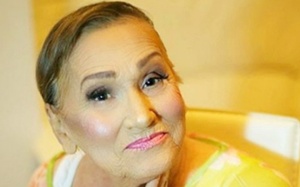 Bà cụ 80 tuổi gây bão mạng nhờ màn 'lột xác' thần kỳ