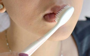 Làm đẹp bằng bàn chải đánh răng