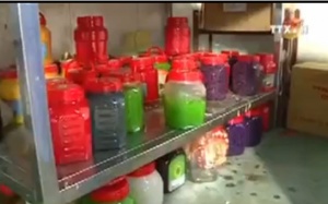 Liệu bạn còn dám ăn thạch rau câu và hạt trân châu sau khi xem video này?