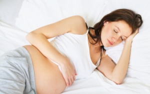 Bà bầu sắp sinh nên nằm ngủ thế nào?