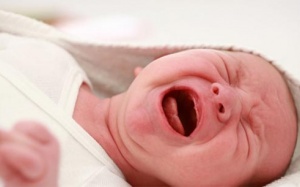 Trẻ đau đầu, sốt cao kéo dài: Có thể do viêm não!