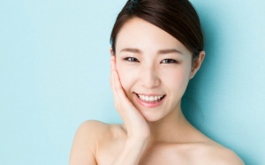 Chăm sóc da sáng và tối có giống nhau?