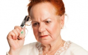 Mẹ tôi mất trí nhớ sau tai nạn phải làm sao?