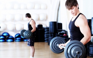 Những điều cần chú ý khi tập gym mùa nắng nóng