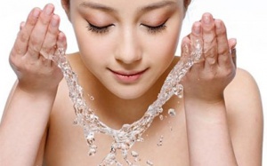 Rửa mặt với 5 thứ nước này sẽ đánh bay hết nám và tàn nhang