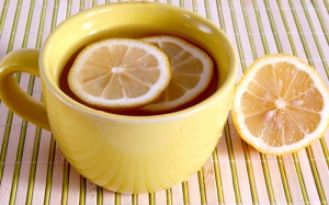 Tác hại bất ngờ của việc uống một ly nước chanh ấm vào mỗi sáng