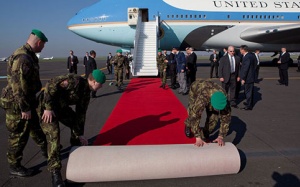 5 chuyên cơ và 800 người hộ tống Tổng thống Mỹ sẽ đến Việt Nam