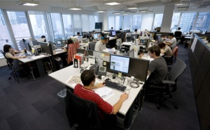 Dân văn phòng ngồi điều hòa ăn cơm hộp chờ... thần chết tới thăm