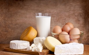 Người bị sỏi thận có được uống sữa không?