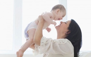 Những lưu ý mẹ không thể bỏ qua khi bé bị hăm