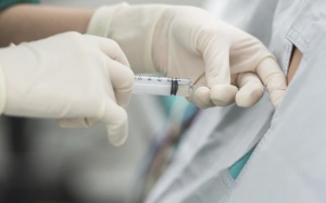 Giảm ngứa do gây tê ngoài màng cứng khi sinh mổ