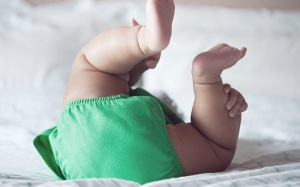 Cách đơn giản nhất để phân biệt bé bị hăm tã hay nhiễm nấm?