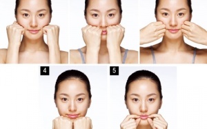 Trẻ hơn nhờ massage da mặt hàng ngày