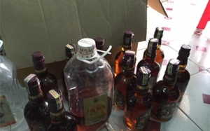 Chivas tiền triệu từ rượu quốc lủi pha nước kho cá