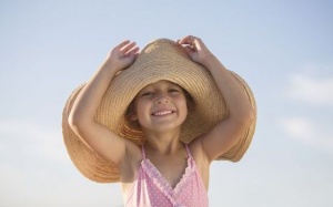 4 cách bảo vệ con khỏi ánh nắng mặt trời