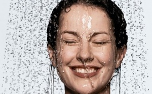 Nóng hay lạnh, nhiệt độ nào của nước tốt nhất cho làn da?