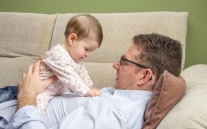  Mẹ cần làm ngay 5 điều này nếu muốn vứt con cho bố