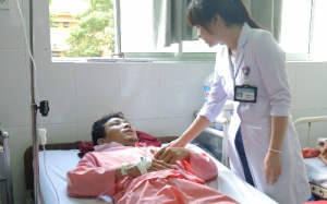 Ăn so biển vì nhầm với sam, 4 người đàn ông ngộ độc suýt chết