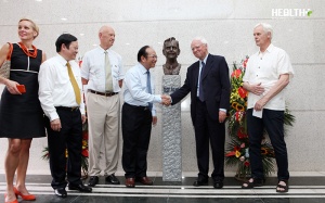 Khánh thành tượng cố Thủ tướng Thủy Điển Olof Palme tại BV Nhi TW