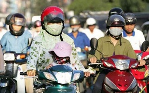 Những vật không thể thiếu khi đi dưới nắng hè