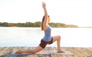 10 tư thế yoga giúp bạn tràn năng lượng 