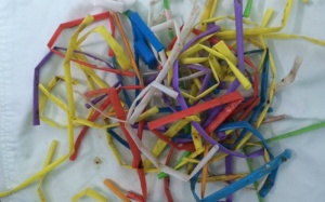 Gắp gần 50 chiếc ống hút trong dạ dày người đàn ông