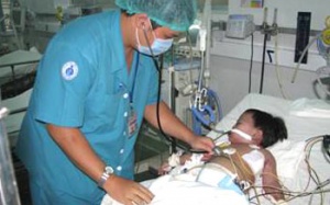 Sốc sốt xuất huyết: Đừng để con chết vì nhập viện muộn