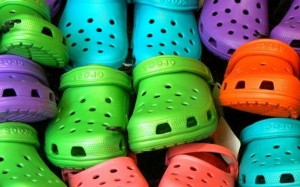 Nếu đang đi Crocs, hãy xem ngay bài viết này vì nó không tốt như bạn tưởng