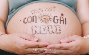 Ngắm bộ ảnh siêu ngọt ngào của ông bố Việt vẽ trên bụng bầu vợ