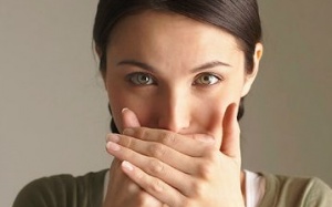 Bị đắng miệng là triệu chứng của bệnh gì?