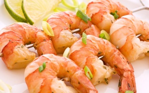 Ăn tôm tác động như thế nào đến sức khỏe?