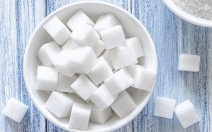 Tại sao đường không tốt cho trẻ dưới 1 tuổi?