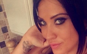 Bà mẹ nghiện tiêm hormone tăng trưởng để giữ vẻ trẻ đẹp