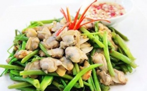 Nghêu xào rau muống món ngon lạ miệng
