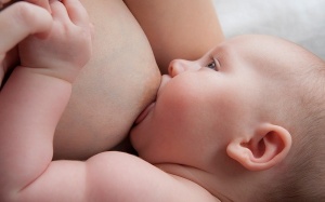 Những điều cần biết về bữa ăn của trẻ từ 3 – 6 tháng tuổi