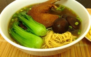 Cuối tuần ngon miệng với Mì vịt tiềm