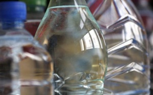 ​Triều Tiên bán loại nước 'có thể trị ung thư'