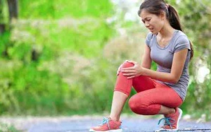 5 cách đơn giản giúp giảm đau đầu gối hiệu quả