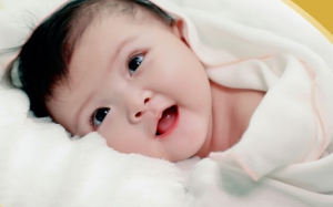 Những điều mẹ cần biết khi chăm sóc trẻ sơ sinh 2 tuần tuổi