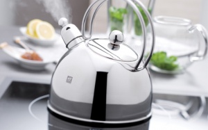 Nước đun sôi để nguội không gây ung thư