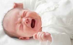 Làm gì để trẻ sơ sinh hết lo bị táo hơn?