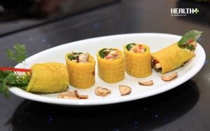 Bố vào bếp đãi cả nhà: Bánh xèo cuộn mềm thơm ngon, lạ miệng