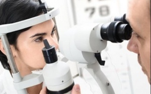 Độ tuổi nào có thể phẫu thuật LASIK?