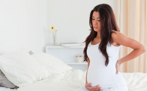 Bổ sung vitamin và khoáng chất để khắc phục triệu chứng khó chịu khi mang thai