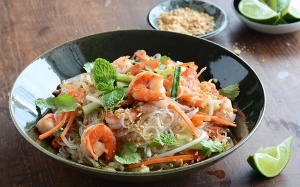 Lạ miệng với miến trộn tôm thịt