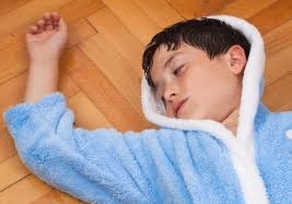 Dấu hiệu nào cho thấy trẻ chuẩn bị lên cơn động kinh?